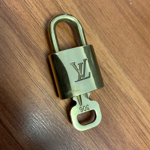 Authentic Louis Vuitton Lock and Key #306 - Picture 2 of 6